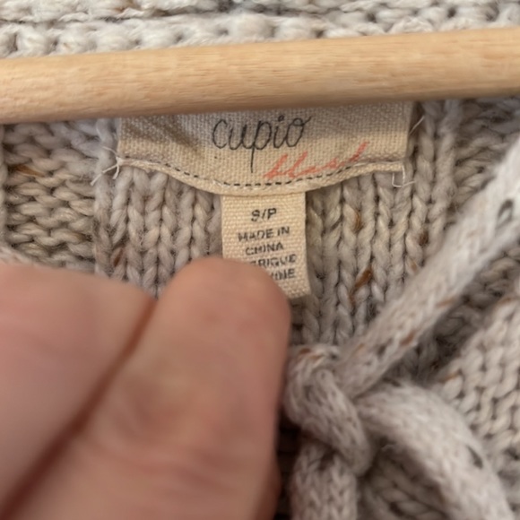 Cupio Hoodie size small - Picture 2 of 6